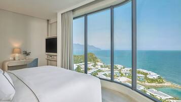 Grand Suite (The Level | Panoramic Ocean View) | In-room safe, free WiFi, bed sheets
