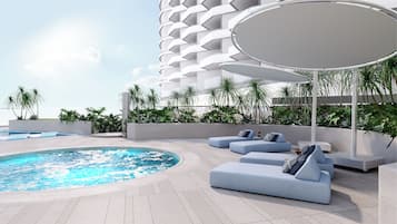 Piscina externa, espreguiçadeiras