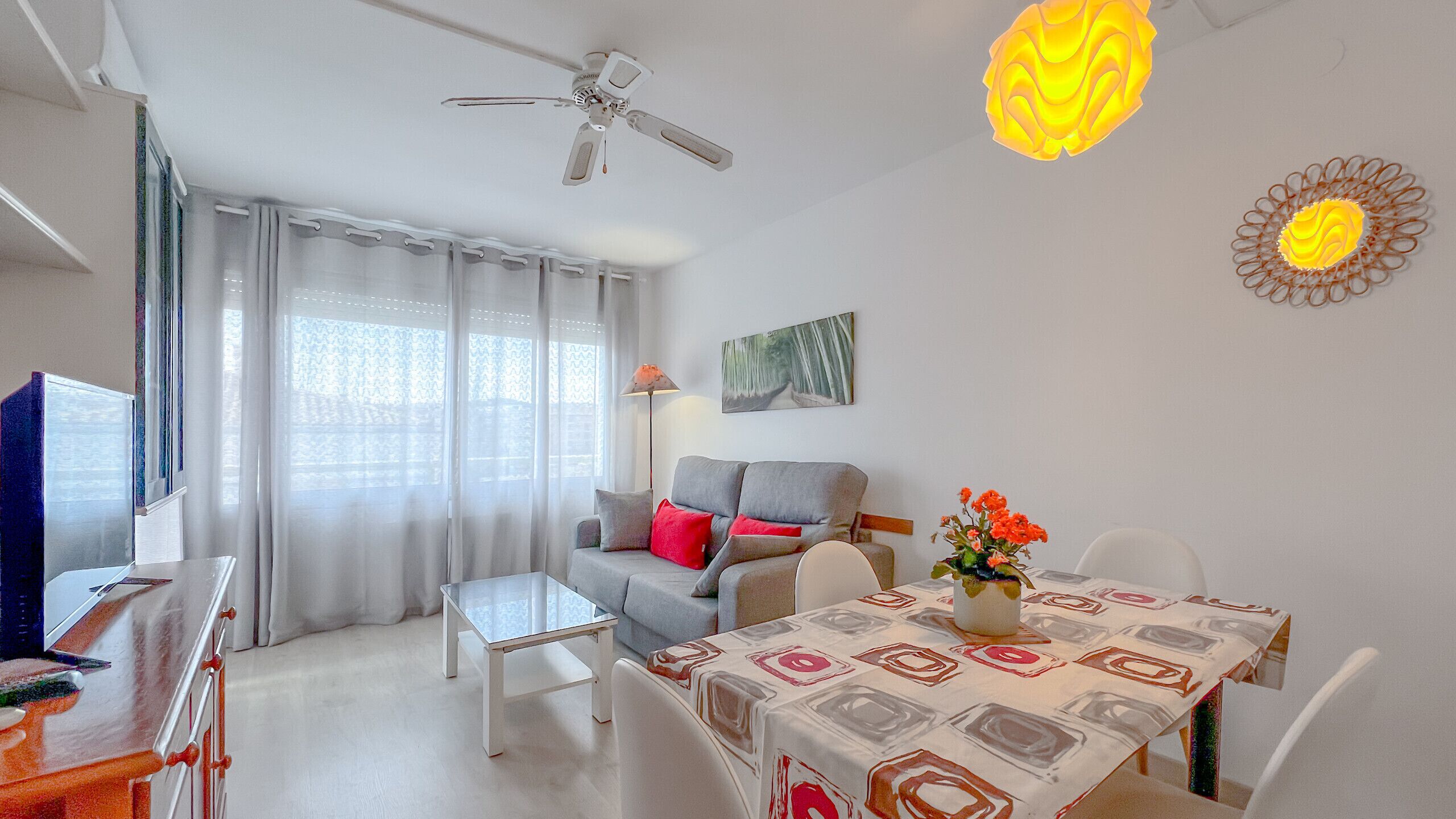 Apt. 4 Pax. Fenals, Lloret De Mar Con Piscina Y A Pocos Metros De La Playa - Lloret de Mar