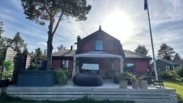 Hus, 3 soverom, balkong, hageutsikt