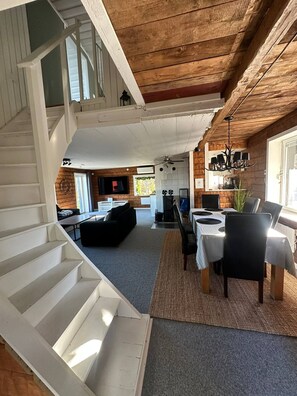 Casa, 3 habitaciones, balcón, vistas al jardín | Restauración