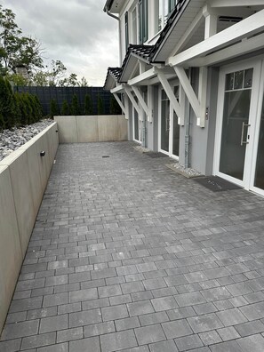 المنطقة المحيطة بالمنشأة