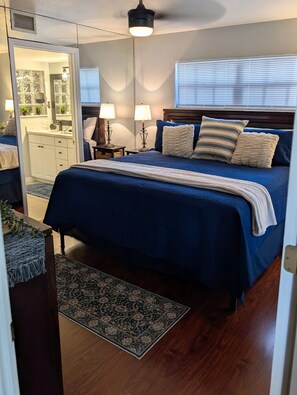 1 bedroom, free WiFi, bed sheets - Coastal Breeze - Easy Second Floor Comfort in the Fountains (Lutz)