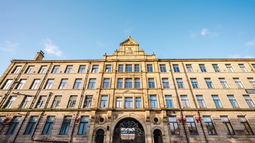 Premium Serviced Accommodation Bradford-3mins from TrainStation/5Beds/Free Parkn
