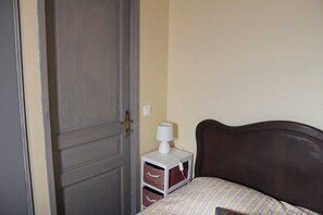 Fer et planche à repasser, Wi-Fi, draps fournis