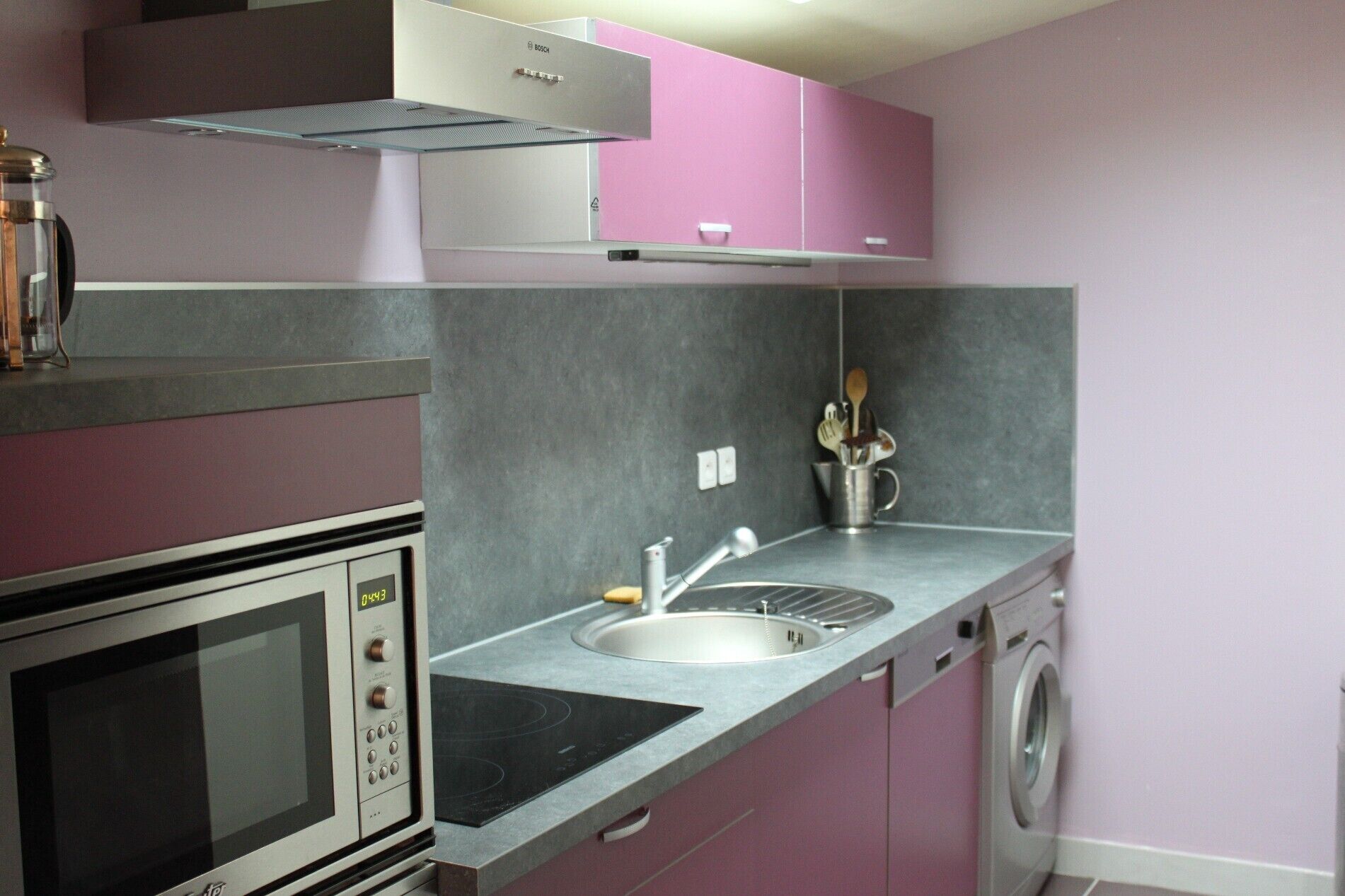 Geladeira, micro-ondas, fogão, cooktop