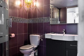 Shower, hair dryer, towels - Les Oliviers de La Romarine (Cassis)