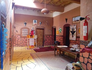 Unclassified image, 3 of 38, button - Maison d'hôtes tifaoute ait Ben haddou  (Aït Ben Haddou)