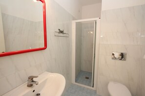 Apartment, 1 Bedroom, Balcony, City View | Bathroom - Modern Flat by the Beach (San Michele al Tagliamento)
