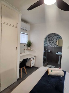 Iron/ironing board, free WiFi - 4 Ocean Sands (Richards Bay)