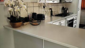 Apartemen Comfort | Dapur pribadi | Ketel listrik