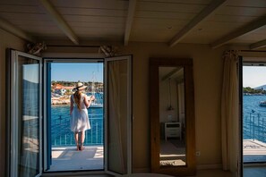 Interior - Irinis Bayside Loft (Fiskardo)