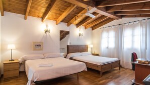 3 bedrooms, iron/ironing board, free WiFi, bed sheets - Villa for 6 people with private pool (Inca)