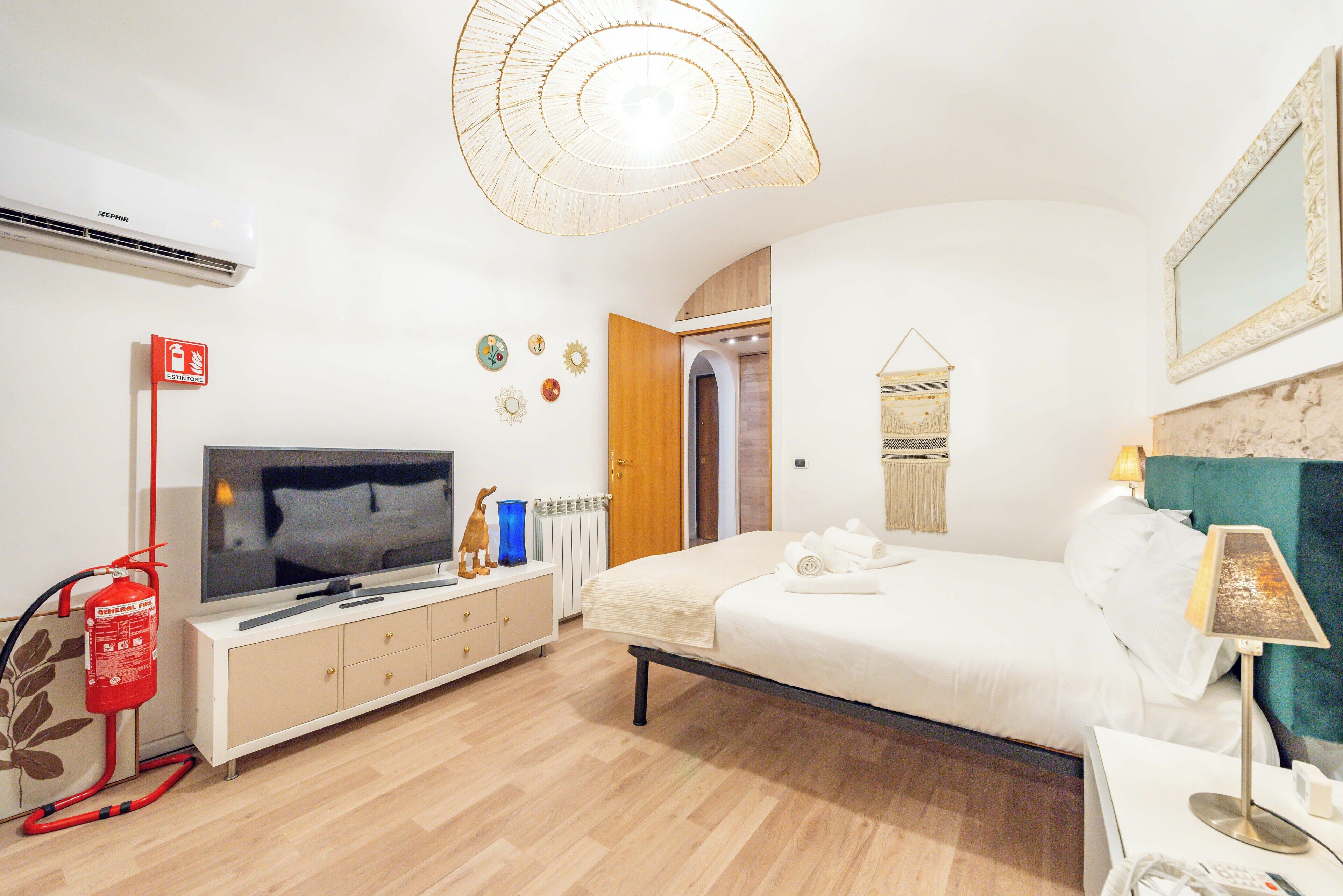 Appartement (1 Bedroom) | 1 chambre, fer et planche à repasser, draps fournis