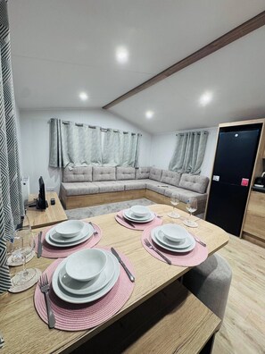 บ้านพัก, 3 ห้องนอน, วิวสวน | ห้องรับประทานอาหาร