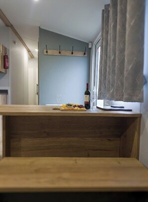 บ้านพัก, 3 ห้องนอน, วิวสวน | ร้านอาหาร