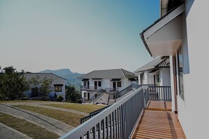 Ảnh chưa phân loại, 4 trong số 28 ảnh, nút