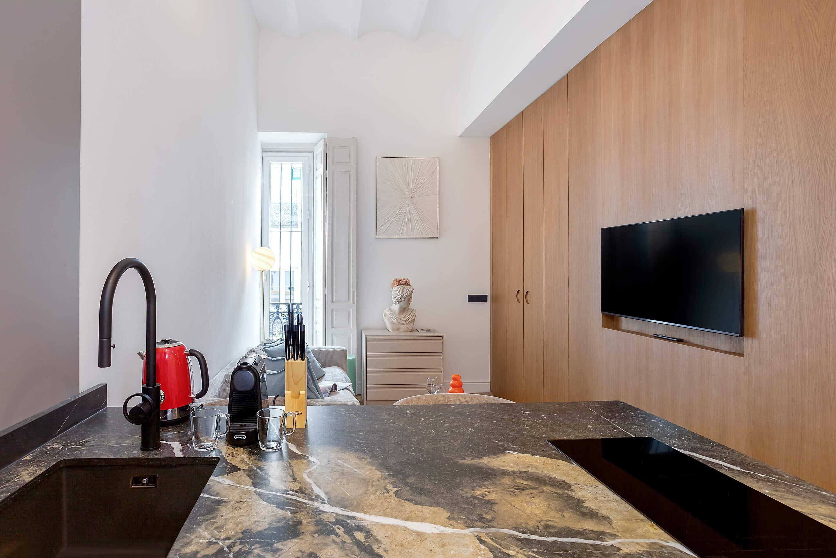 Departamento (1 Bedroom) | Cocina privada | Refrigerador con congelador, microondas y parrilla de estufa 
