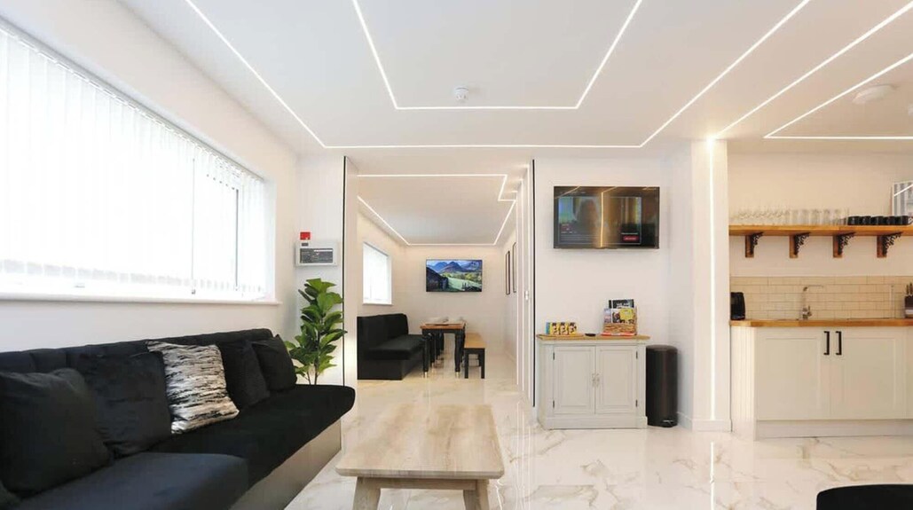 Stay By The Sea, Sleeps 14, Air Con & Parking - 布萊克浦