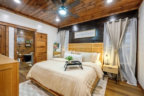 1 bedroom, free WiFi, bed sheets - Intentional comfort meets laid-back cabin fun (Broken Bow)