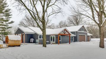 House (4 Bedrooms) | Interior