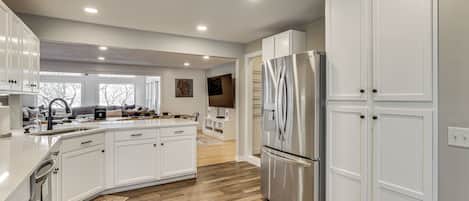 House (4 Bedrooms) | Interior
