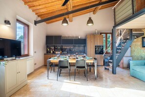 Unclassified image, 4 of 16, button - Modern House in Central Montepulciano, Tuscany Apt (Montepulciano)