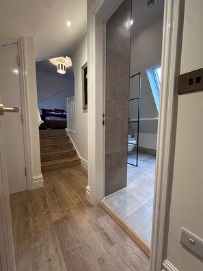 Unclassified image, 4 of 28, button - 1000sft 2 bed Penthouse in Leyburn’s Iconic Bank (Leyburn)