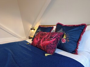 Unclassified image, 5 of 28, button - 1000sft 2 bed Penthouse in Leyburn’s Iconic Bank (Leyburn)