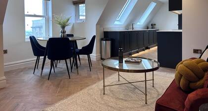 1000sft 2 bed Penthouse in Leyburn’s Iconic Bank