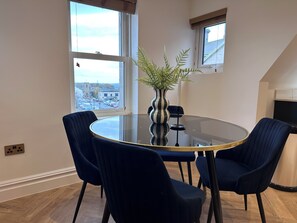 Dining - 1000sft 2 bed Penthouse in Leyburn’s Iconic Bank (Leyburn)