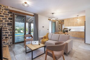 TV, fireplace - Kozilis Lamda Villa, By IdealStay Experience (Plakias)