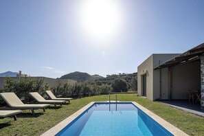 Outdoor pool - Kozilis Lamda Villa, By IdealStay Experience (Plakias)