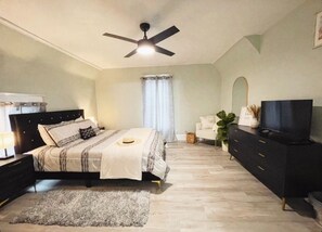 3 bedrooms, iron/ironing board, WiFi, bed sheets