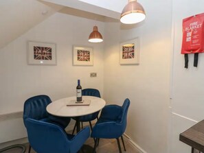 Dining - Bumblebee Cottage opposite Aysgarth Falls (Aysgarth)