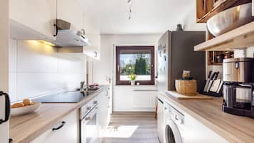 Mikrowelle, Ofen, Herdplatte, Geschirrspüler