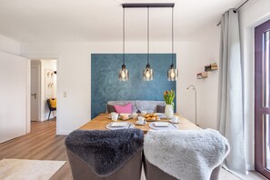 Dining - Apartment 'Unit 1' with Shared Terrace, Shared Garden and Wi-Fi (Timmendorfer Strand)