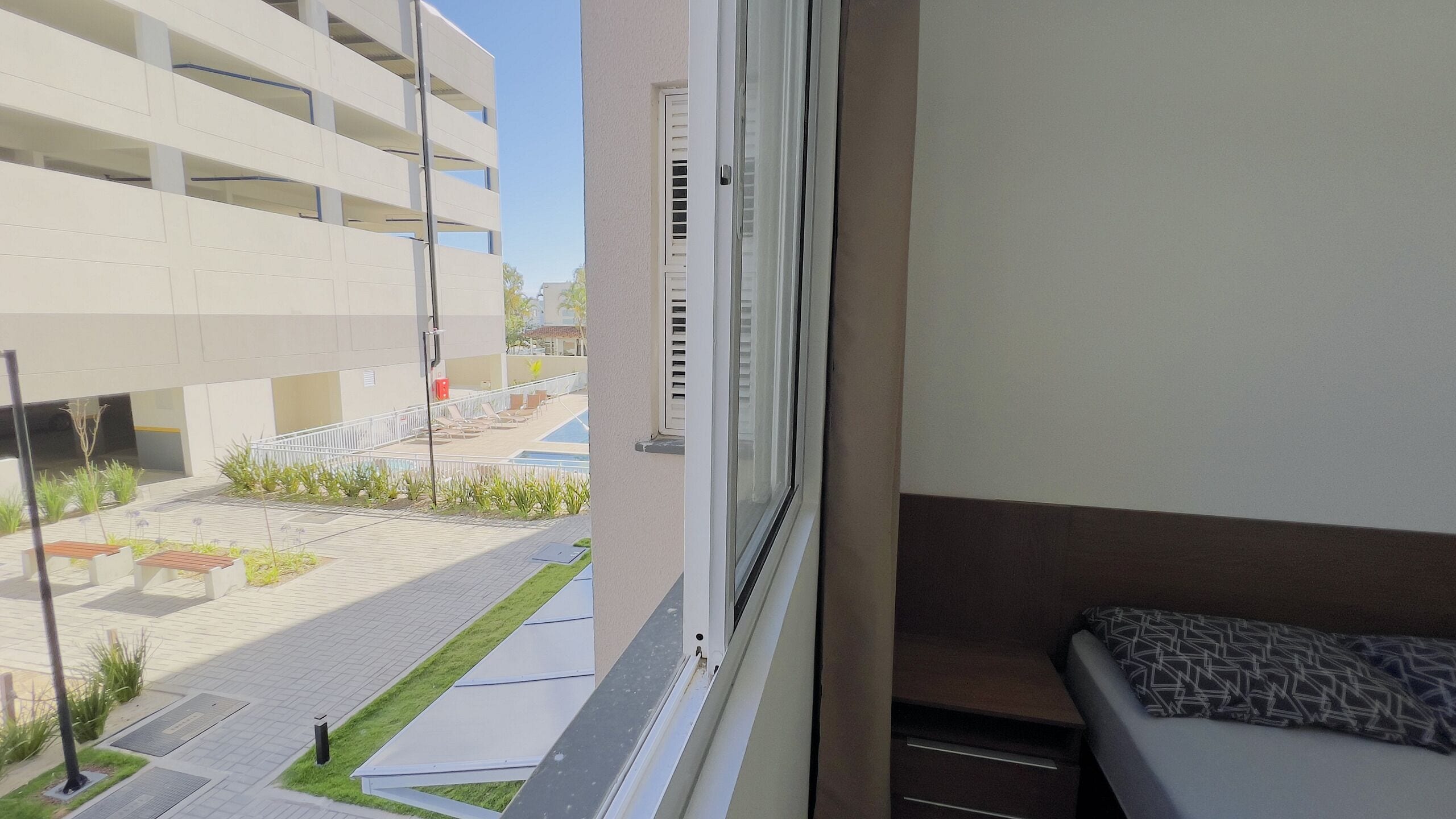 المنطقة المحيطة بالمنشأة