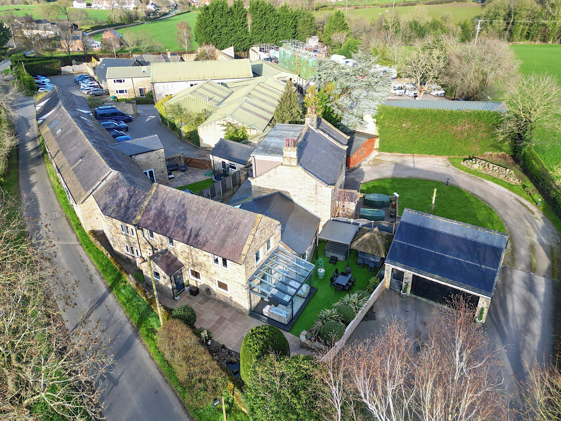 المنشأة من الخارج