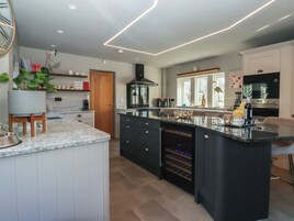 Dishwasher, cookware/dishes/utensils