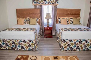 Villa - 6 soveværelser - handicapvenligt - ryger