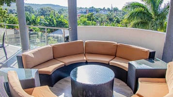 Villa, 6 Bedrooms, Accessible, Smoking | Balkoni