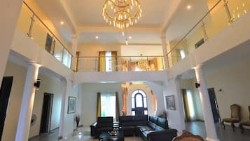 Villa, 6 Bedrooms, Accessible, Smoking | Living room