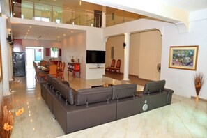 Villa, 6 slaapkamers, toegankelijk voor mindervaliden, roken | Woonkamer