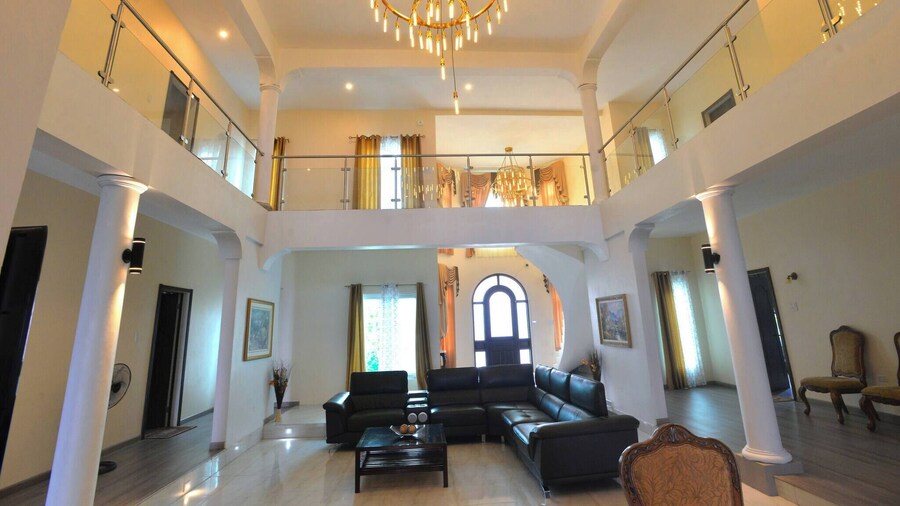 Crystal Jamaica Villa Tours and Airport Transfer