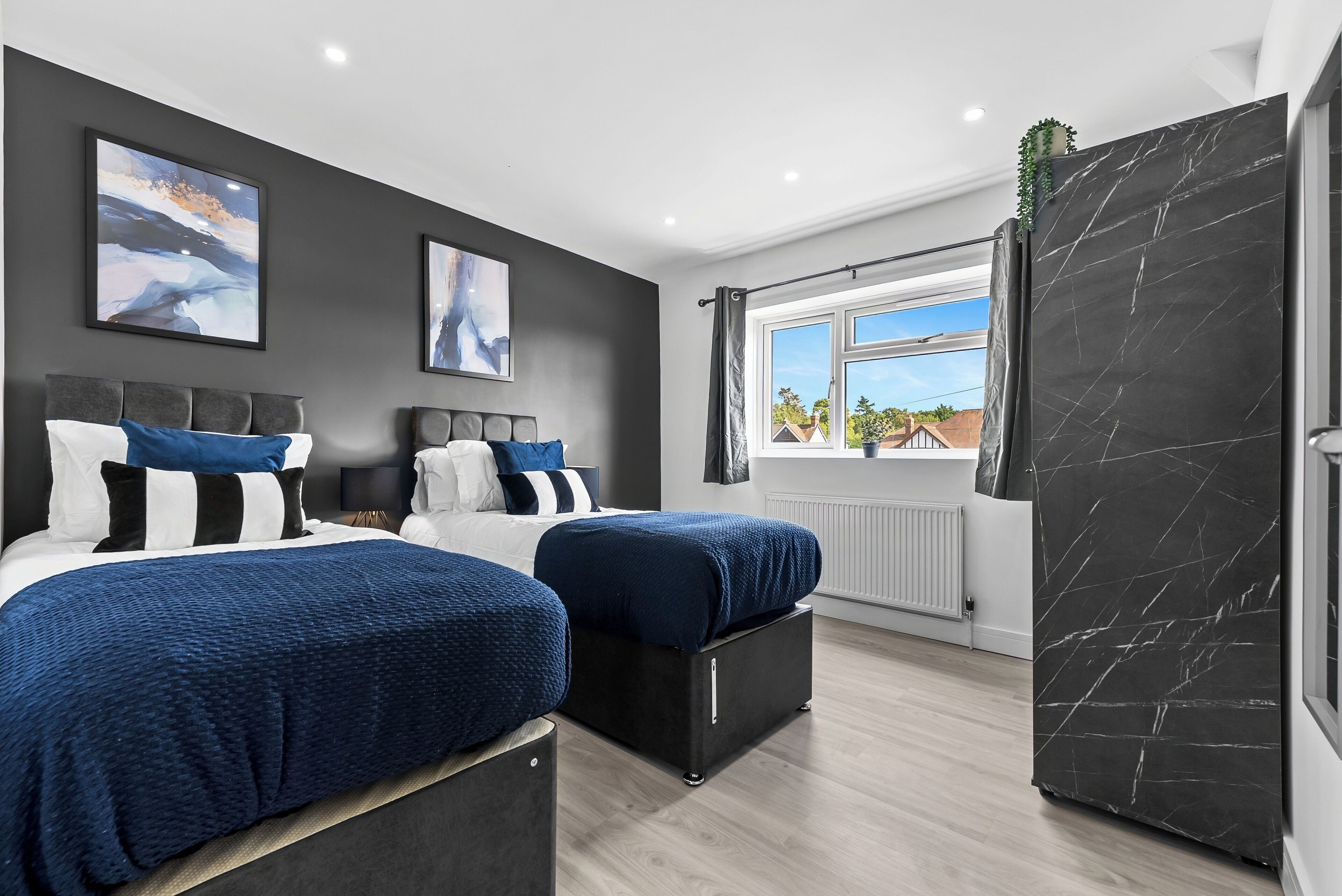 4 bedrooms, iron/ironing board, Internet, bed sheets