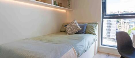 Iron/ironing board, free WiFi