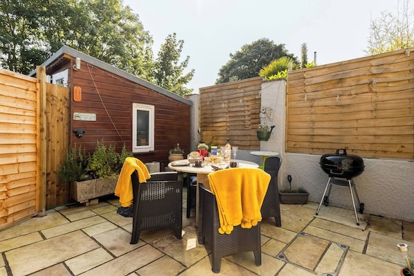 Apartment, 1 Bedroom, Balcony, Garden View | Outdoor dining - Cosy Annex, South Facing Patio (Falmouth)
