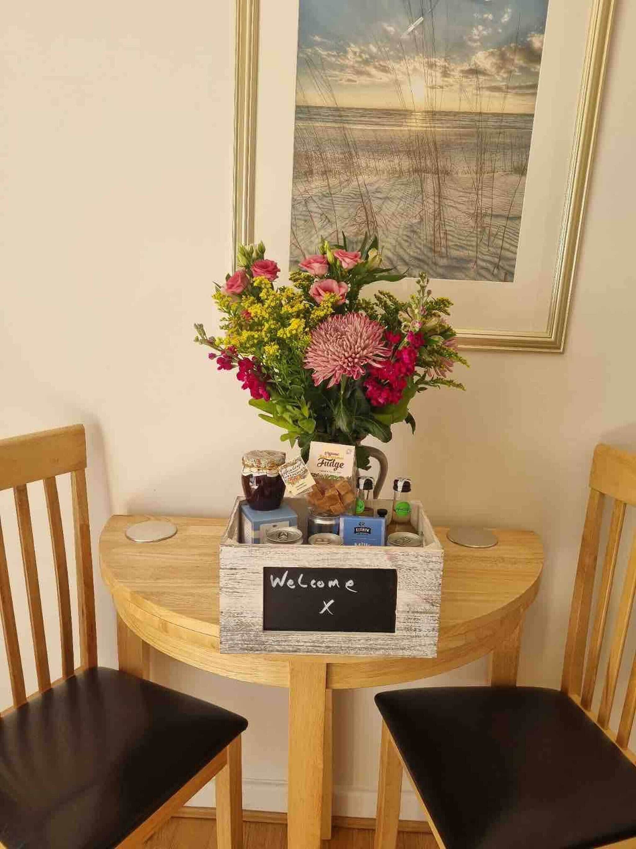 Apartment, 1 Bedroom, Balcony, Garden View | Dining room