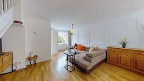 House, 3 Bedrooms, Smoking, Patio | Living room - Near Tower Bridge 3 Bedroom House With p (London)